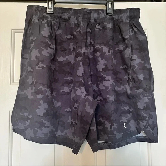 ZYIA Active Men’s Camo Versatility Shorts - Picture 1 of 6
